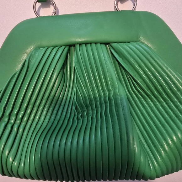 THEMOIRè Tia Plissa Bag - Picture 3 of 8